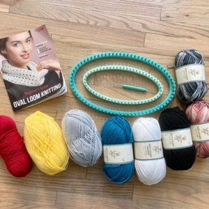 Oval Loom Kit With Yarn